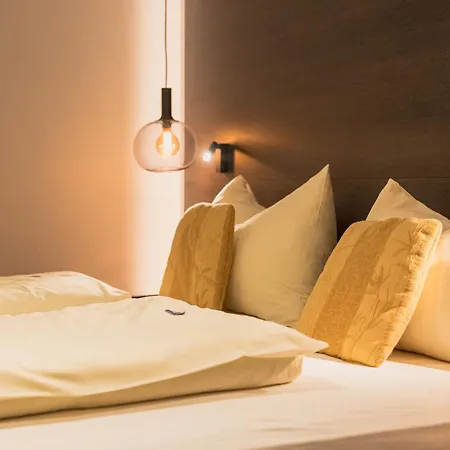 Hutegger سخلادميخ