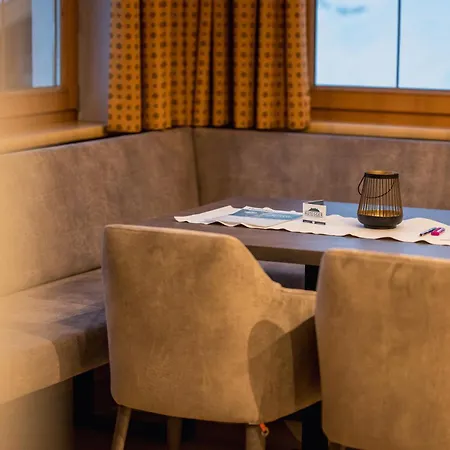 شقة Hutegger سخلادميخ