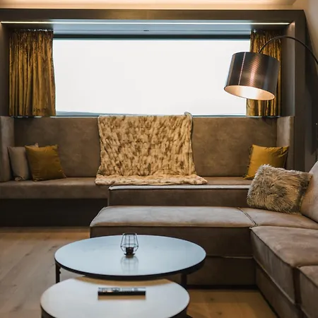 Apartament Hutegger *